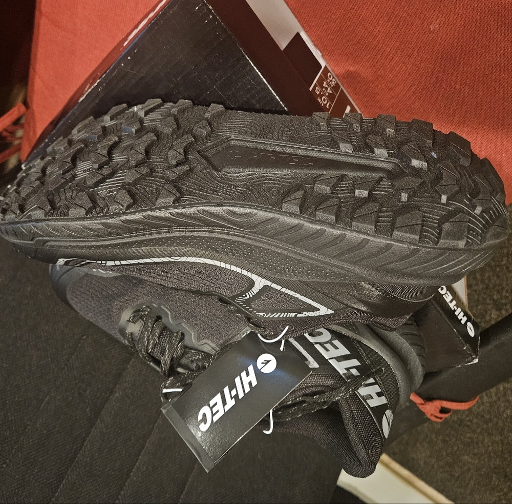 Hi-Tec Men's Black Athletic Shoes - Picture 2 of 3